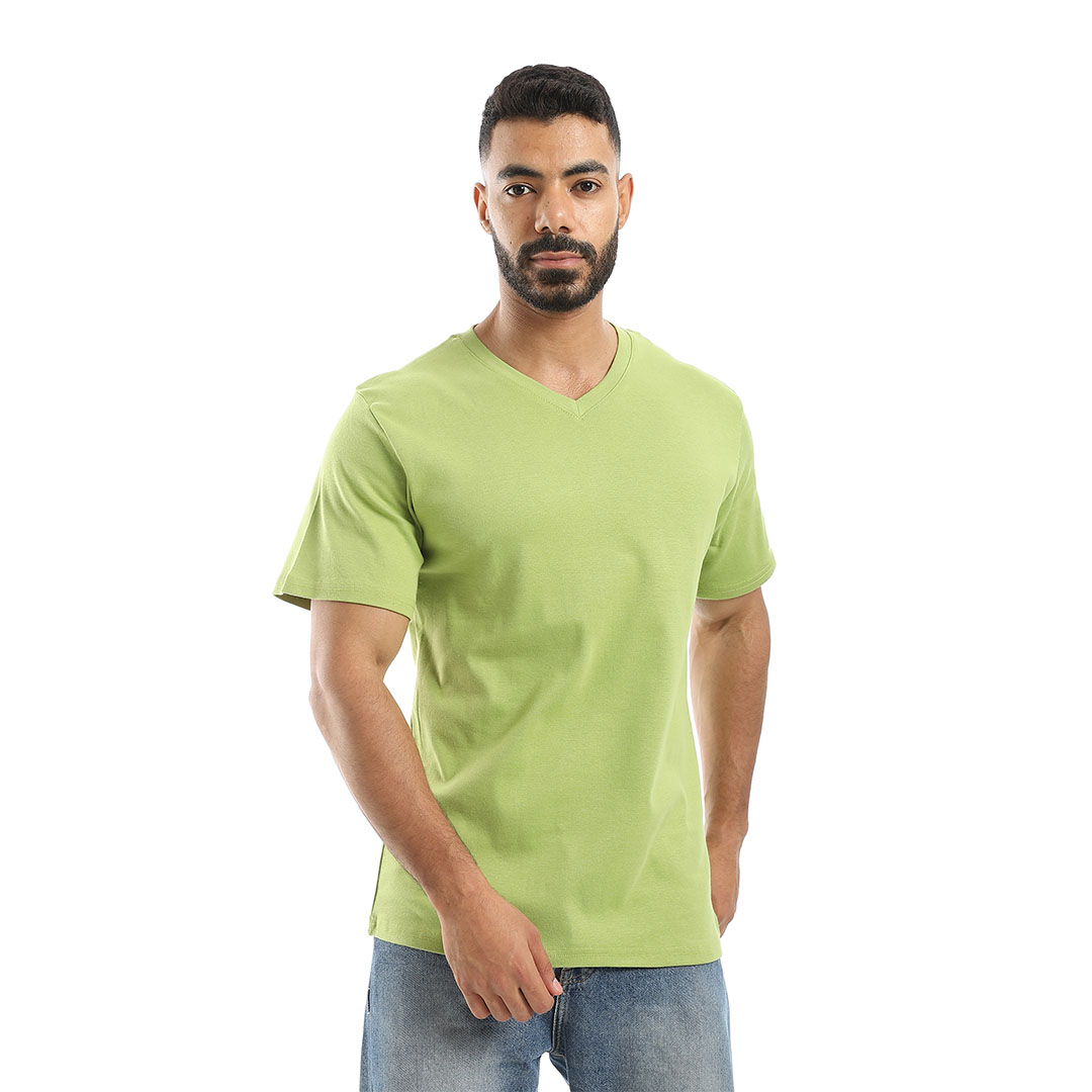 تي شيرت بأكمام نصفية وياقة على شكل حرف V وبنطلون سادة - m4409