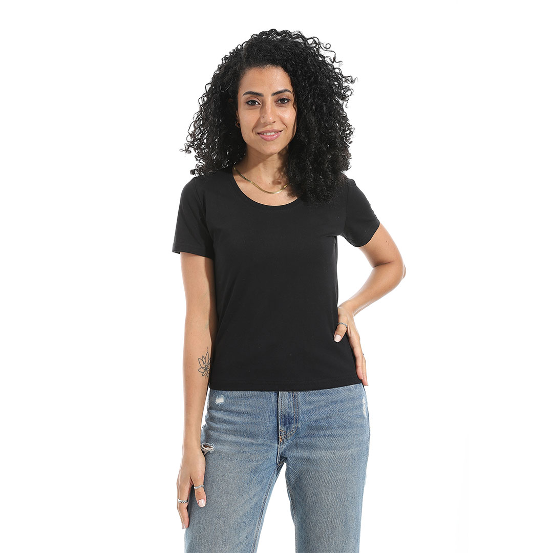 أسود