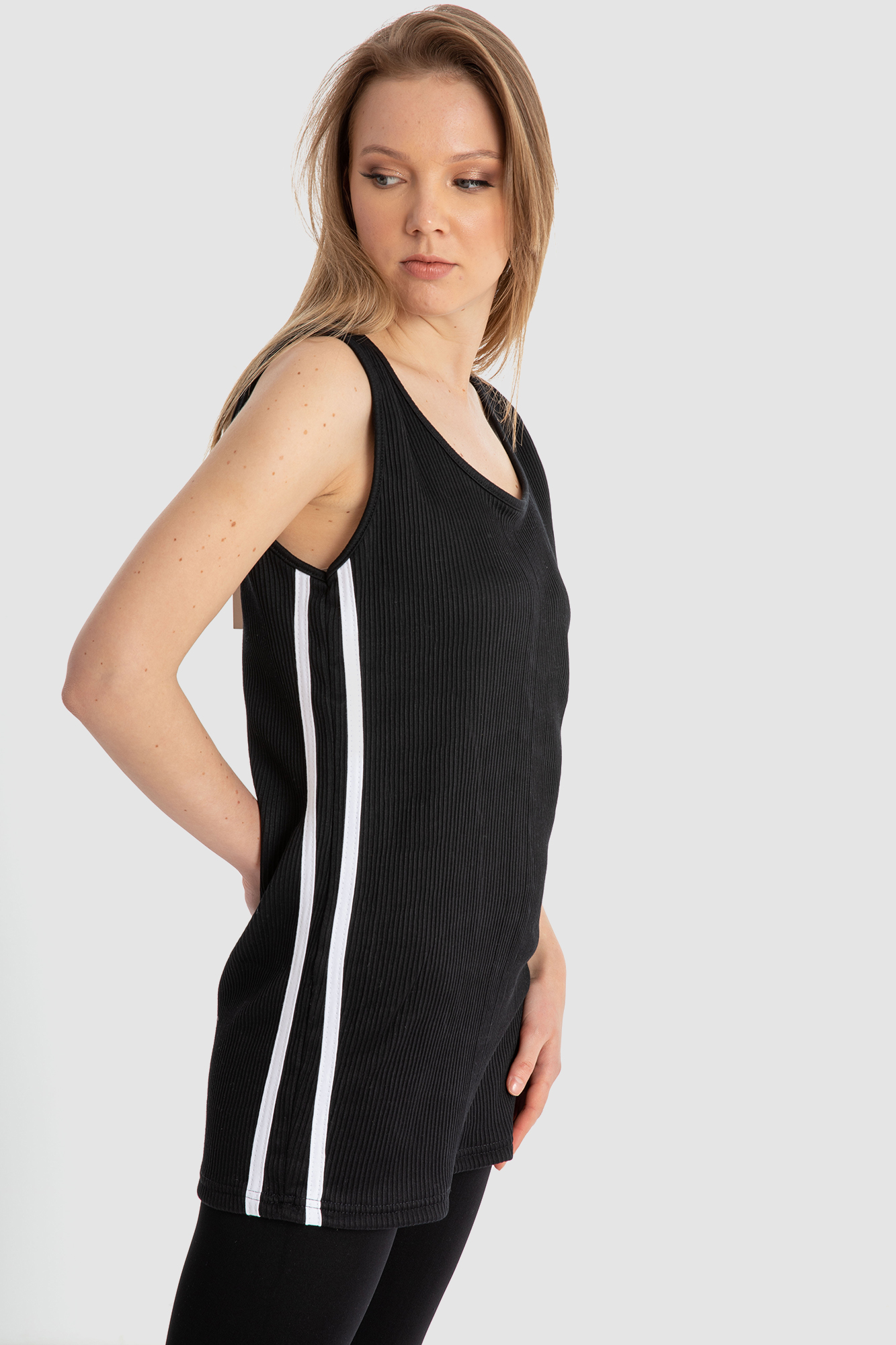 فستان قصير بدون أكمام بفتحة رقبة دائرية حريمي - أسود - dw04