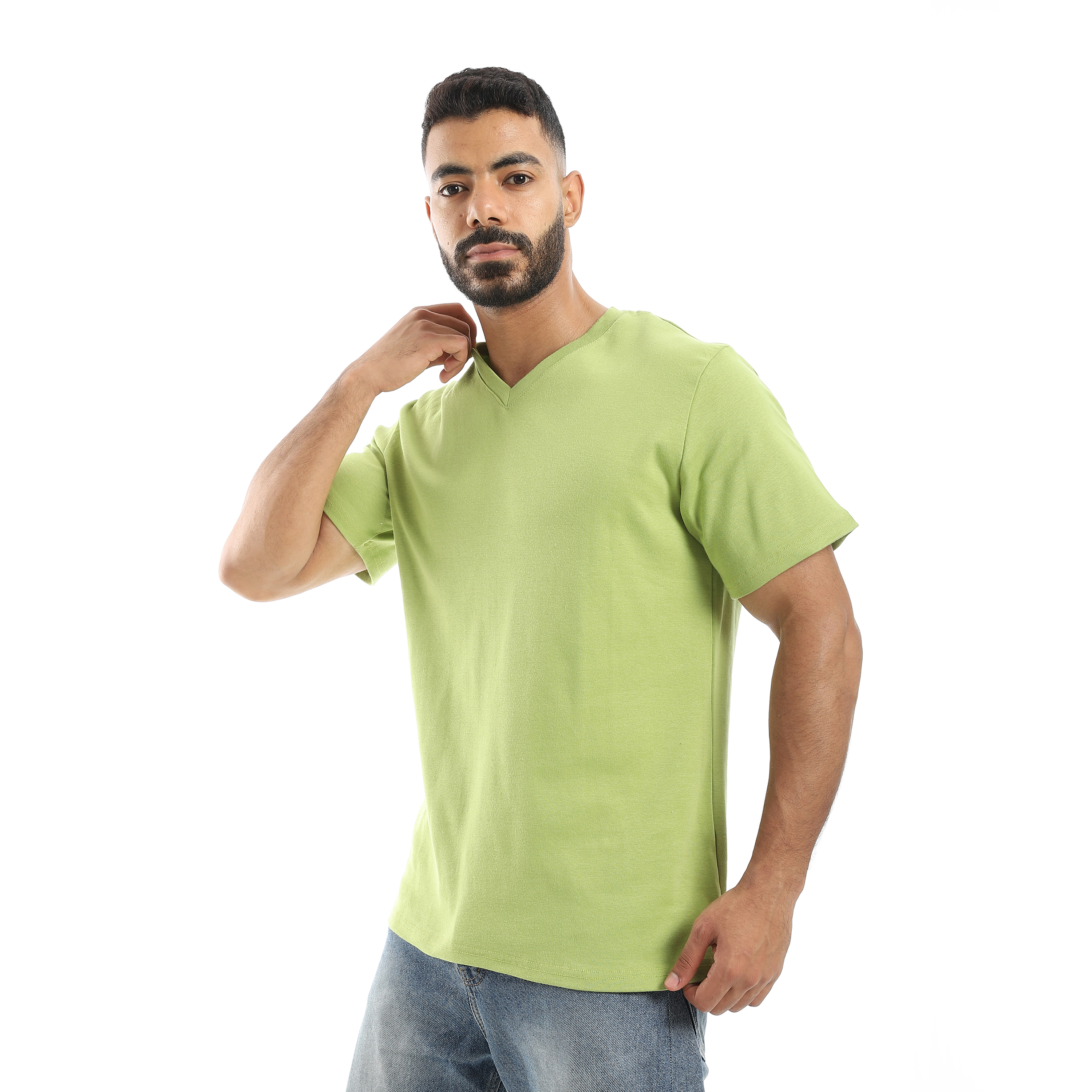 تي شيرت بأكمام نصفية وياقة على شكل حرف V وبنطلون سادة - m4409