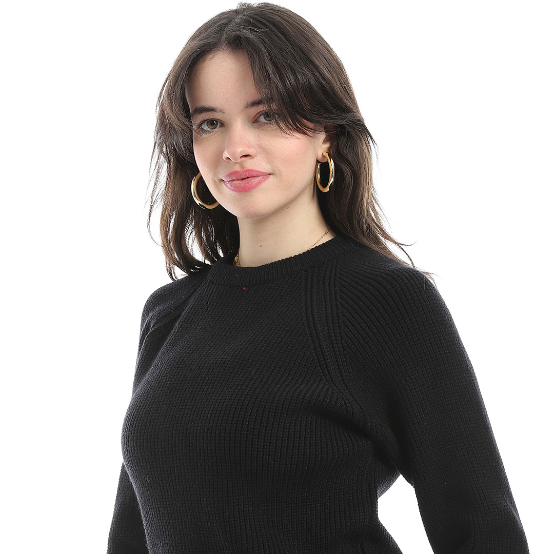 بلوفر صوف حريمي برقبة دائرية