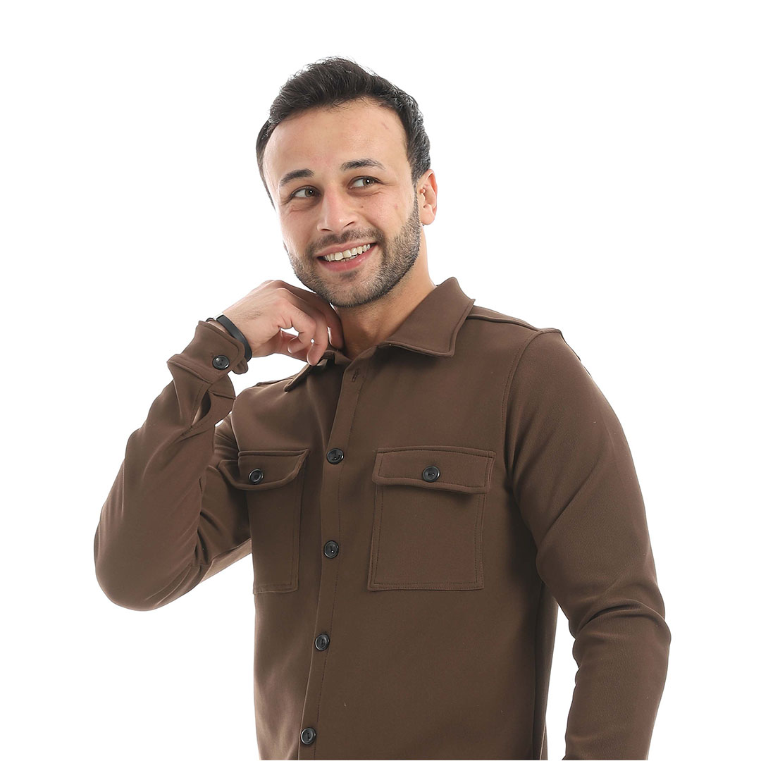 سويت شيرت بأزرار مع بنطلون رجالي