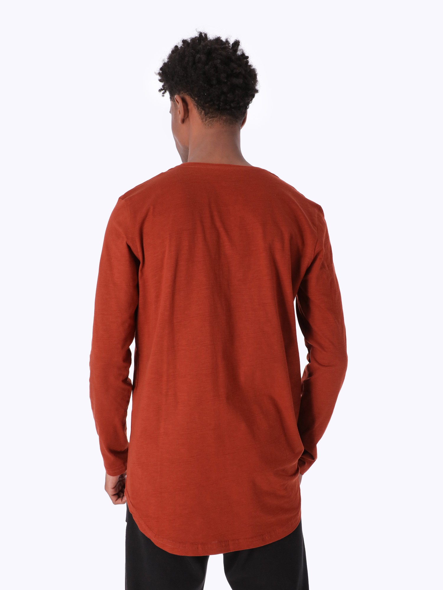 تي شيرت محبوك برقبة دائرية وأكمام طويلة - R7