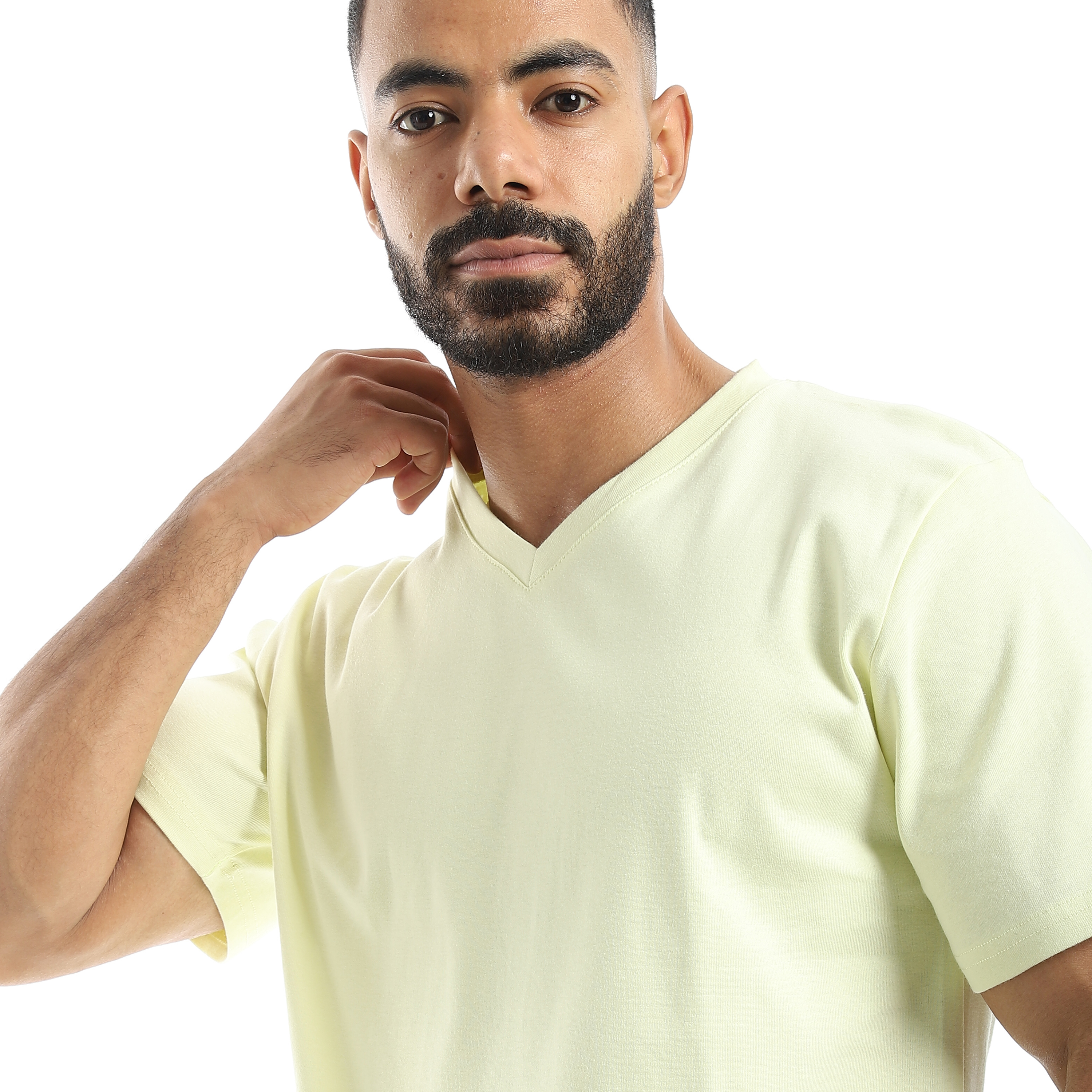 تي شيرت بأكمام نصفية وياقة على شكل حرف V وبنطلون سادة - m4409