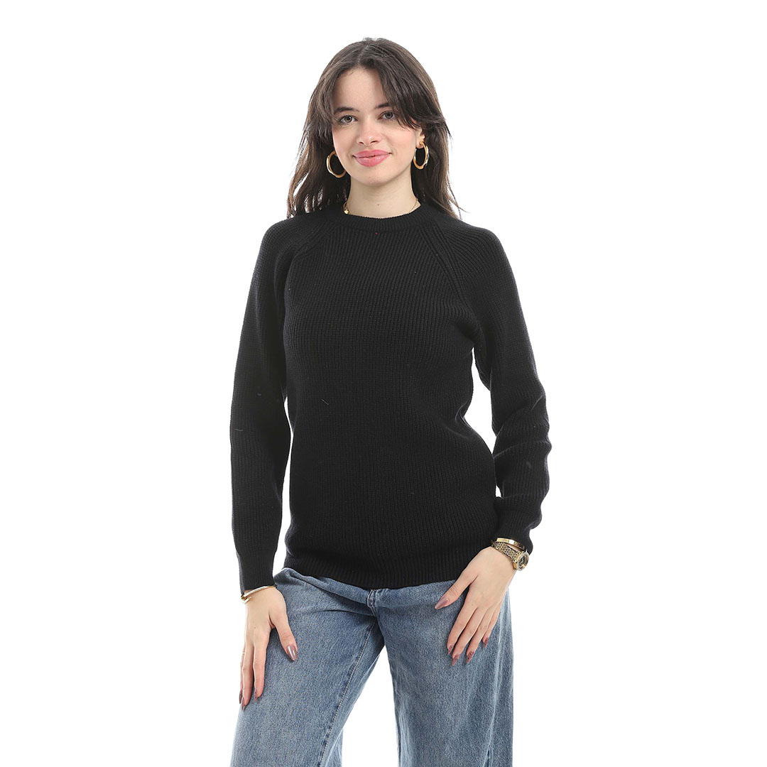 بلوفر صوف حريمي برقبة دائرية