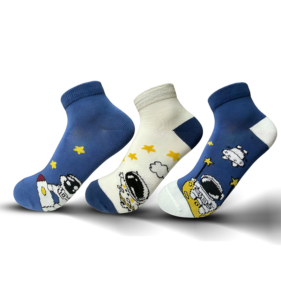 شراب اطفالي أولادي سوكيت من كلوزينا - 3 قطع - رسمة الفضاء