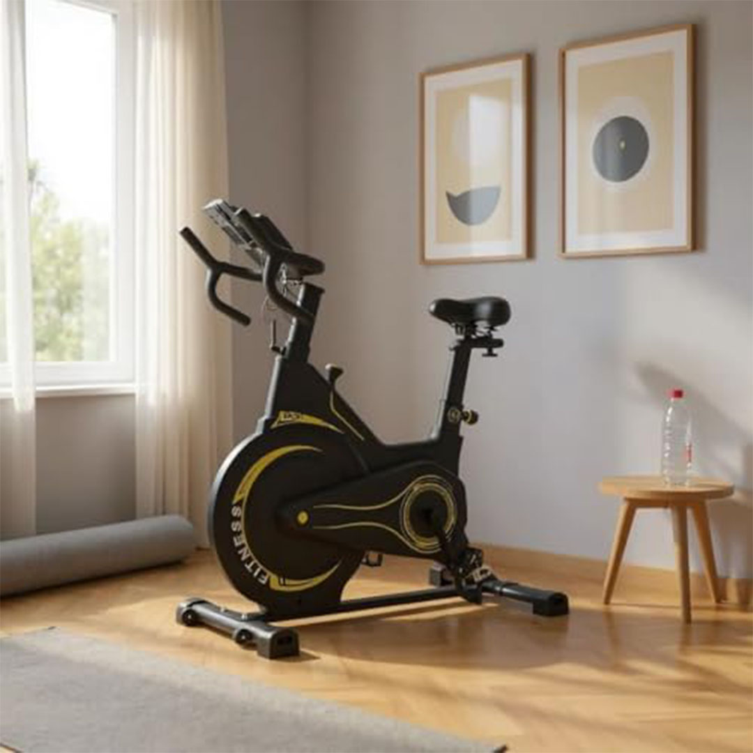 دراجة لتمارين اللياقة البدنية وتمارين الكارديو والقوة