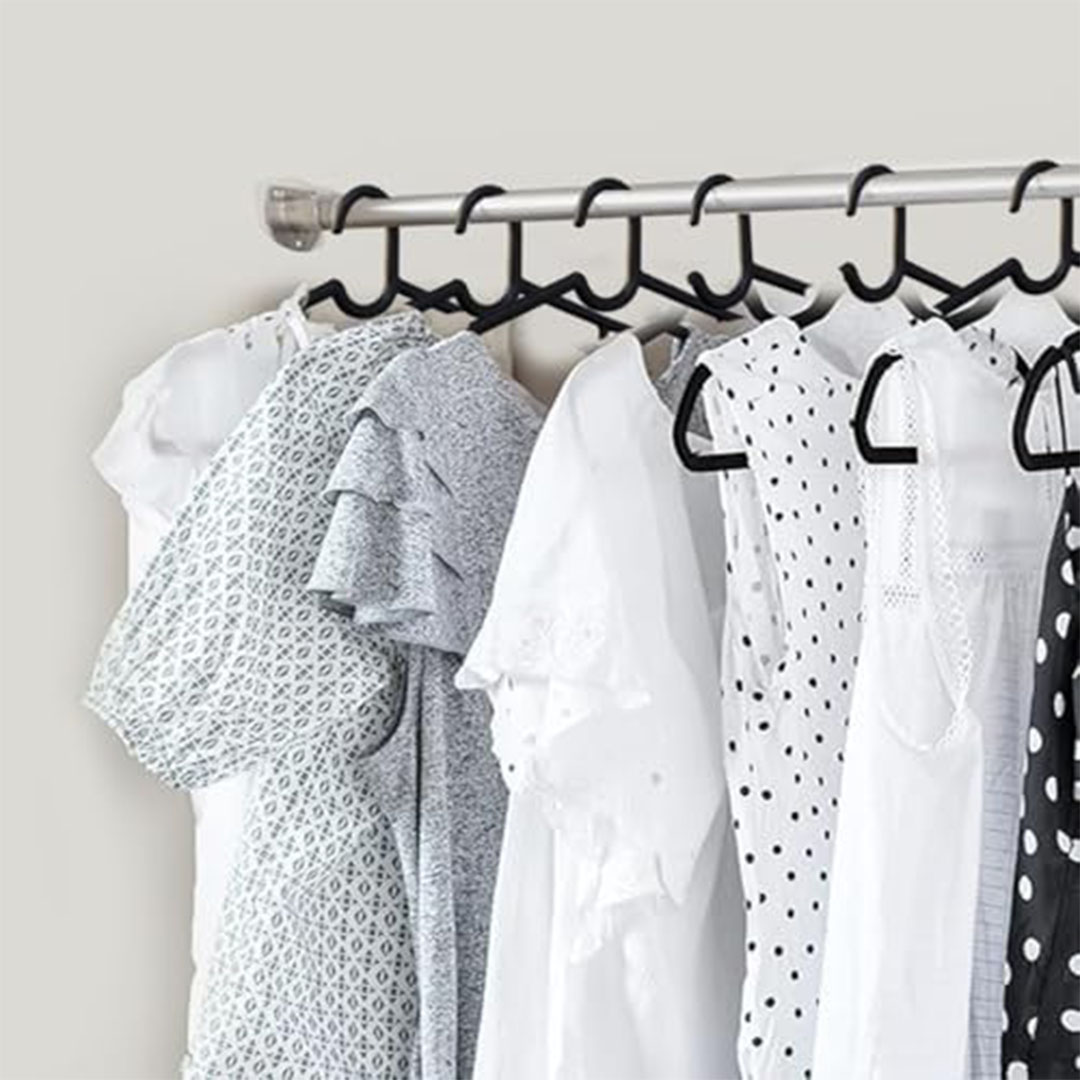 شماعة ملابس بلاستيك متينة وخفيفة الوزن - أسود - 6 قطع