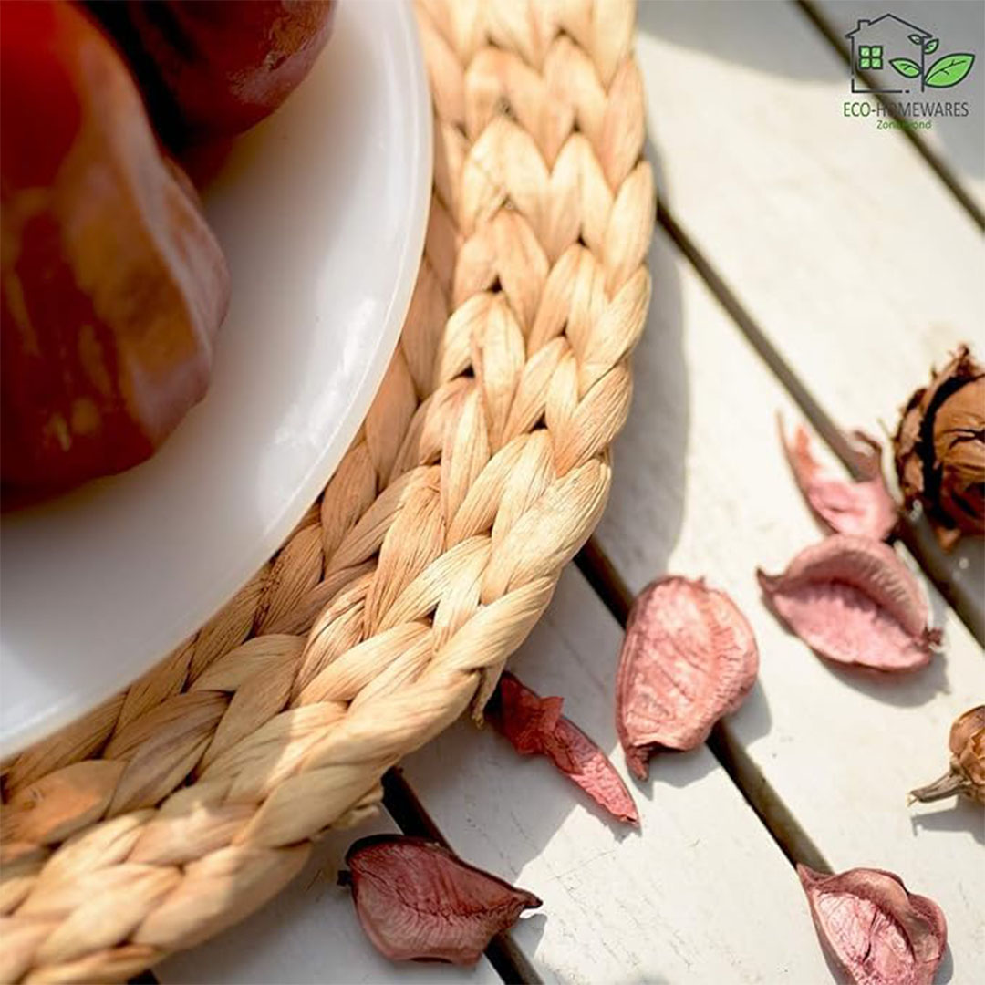 مفارش مستديرة كبيرة متعددة الألوان