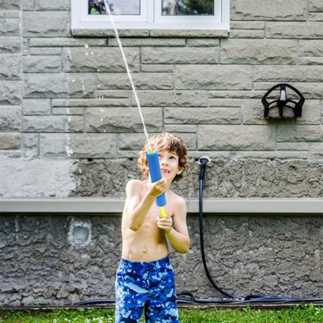 مسدس رش ماء إسفنجي - 33 سم - ديسدارك داي - للأطفال - ألعاب شاطئ وحمام سباحة