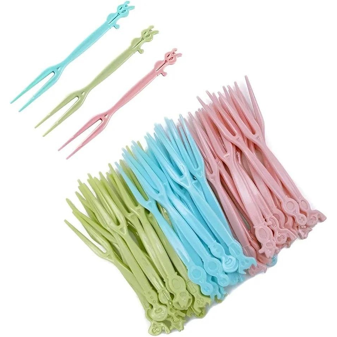 مجموعة شوك وأعود فواكه بلاستيك - ألوان مختلفة - 50 قطعة