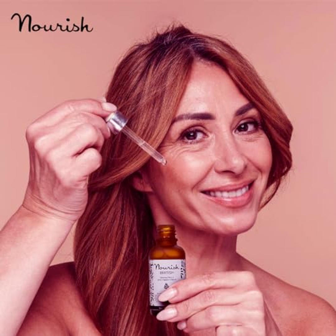 سيروم تغذية البشرة نوريش بريتيش بحمض اللاكتيك 10% + حمض الهيالورونيك - 30 مل