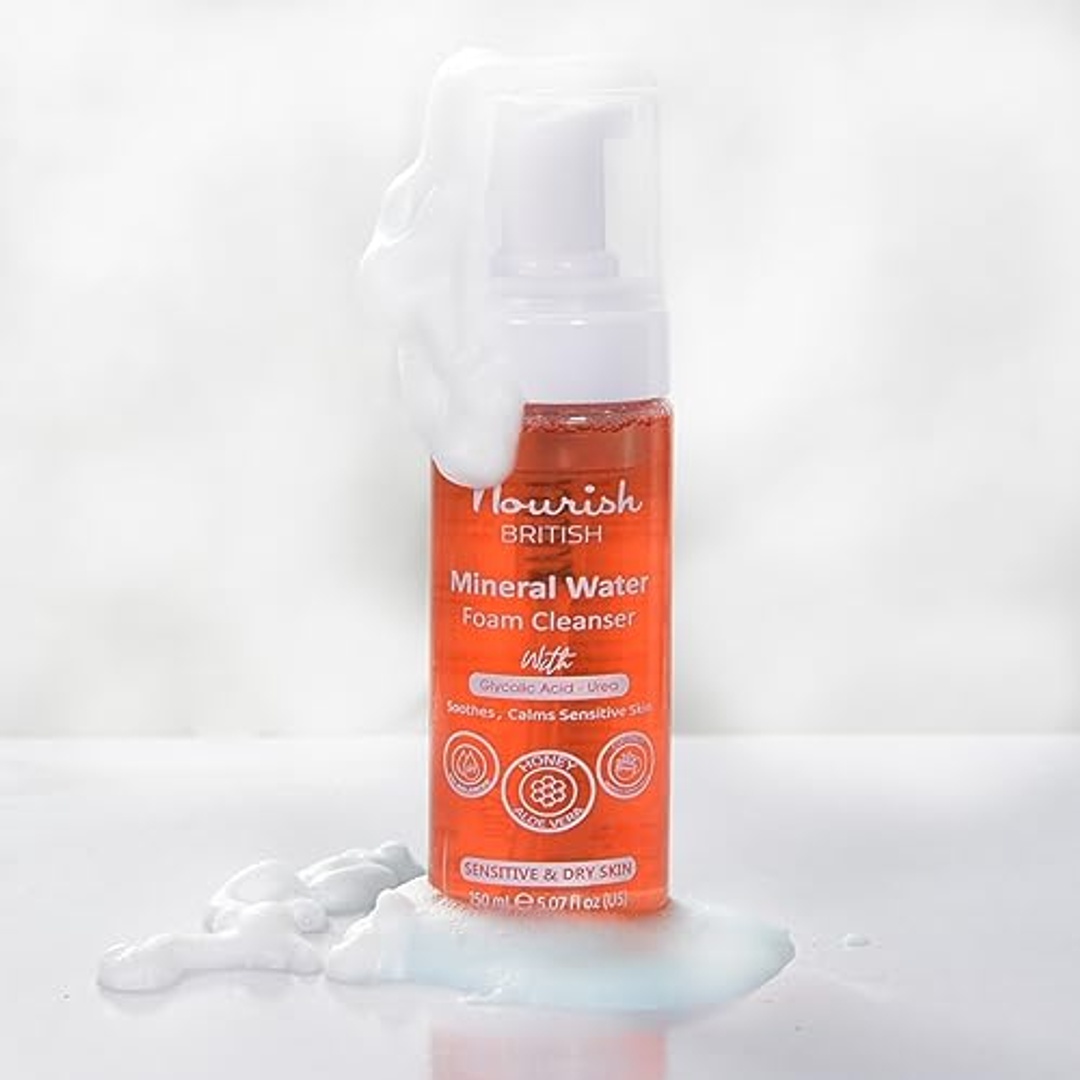 منظف ​​رغوي نوريش بريتيش لتغذية البشرة الدهنية والمصابة بحب الشباب - 50 مل
