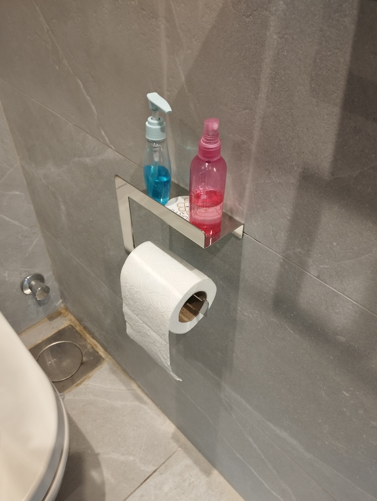 حامل مناديل تويليت ستانلس ستيل مع رف صغير - فضي