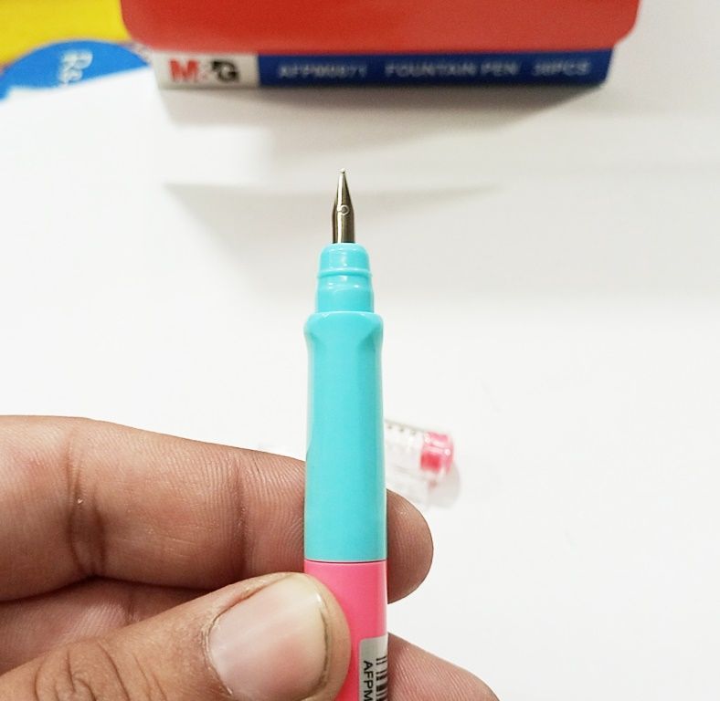 قلم جاف ملون للأطفال