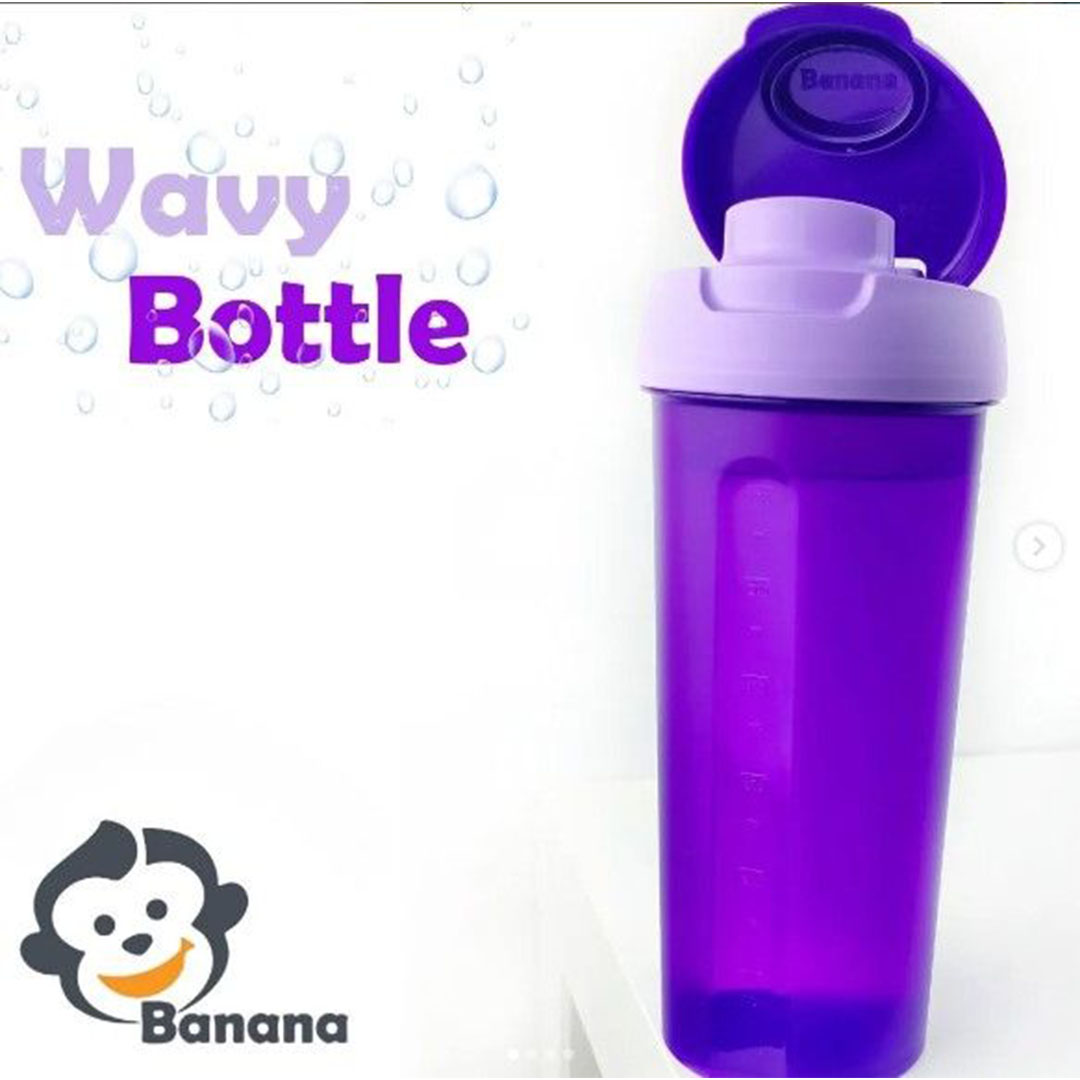 زجاجة ماء بلاستيكية على شكل موزة - 600 مل