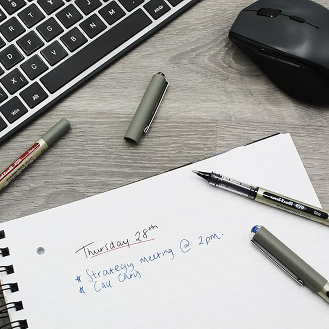 قلم حبر يوني بول أخضر - موديل UB-157 للكتابة السلسة