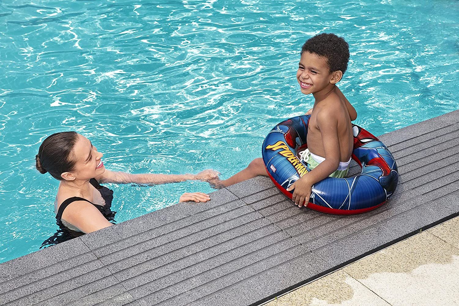 عوامة بحر - شكل سبايدرمان