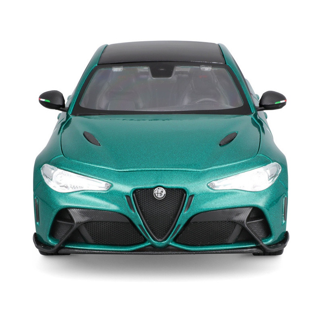 لعبة سيارة الفا روميو جيوليا 1/18 - أخضر - 18-11048