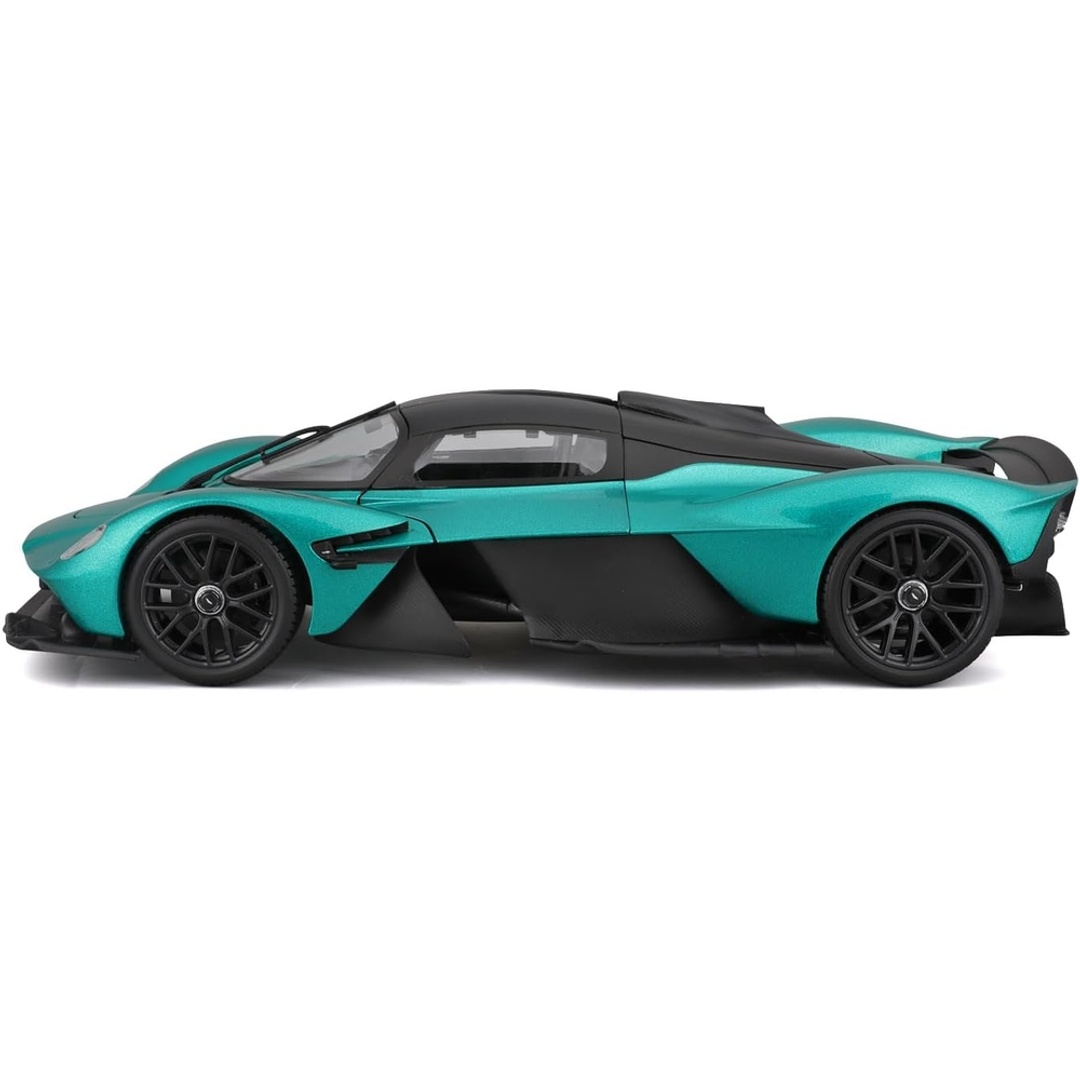 لعبة سيارة استون مارتن فالكيري 2021 1/18 - أخضر - 31465