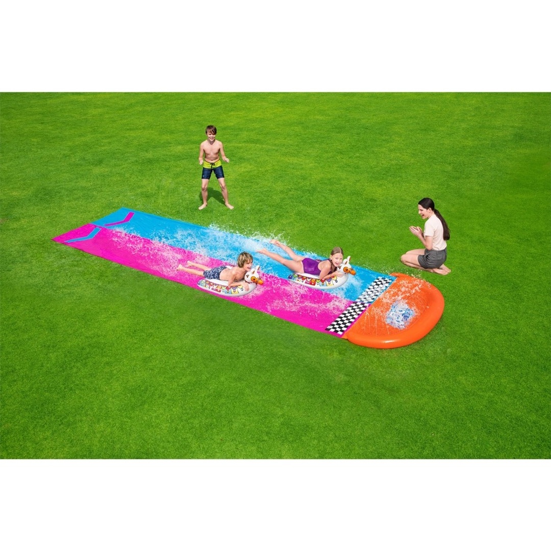 التزحلق علي المياه مع اللاما - 52320