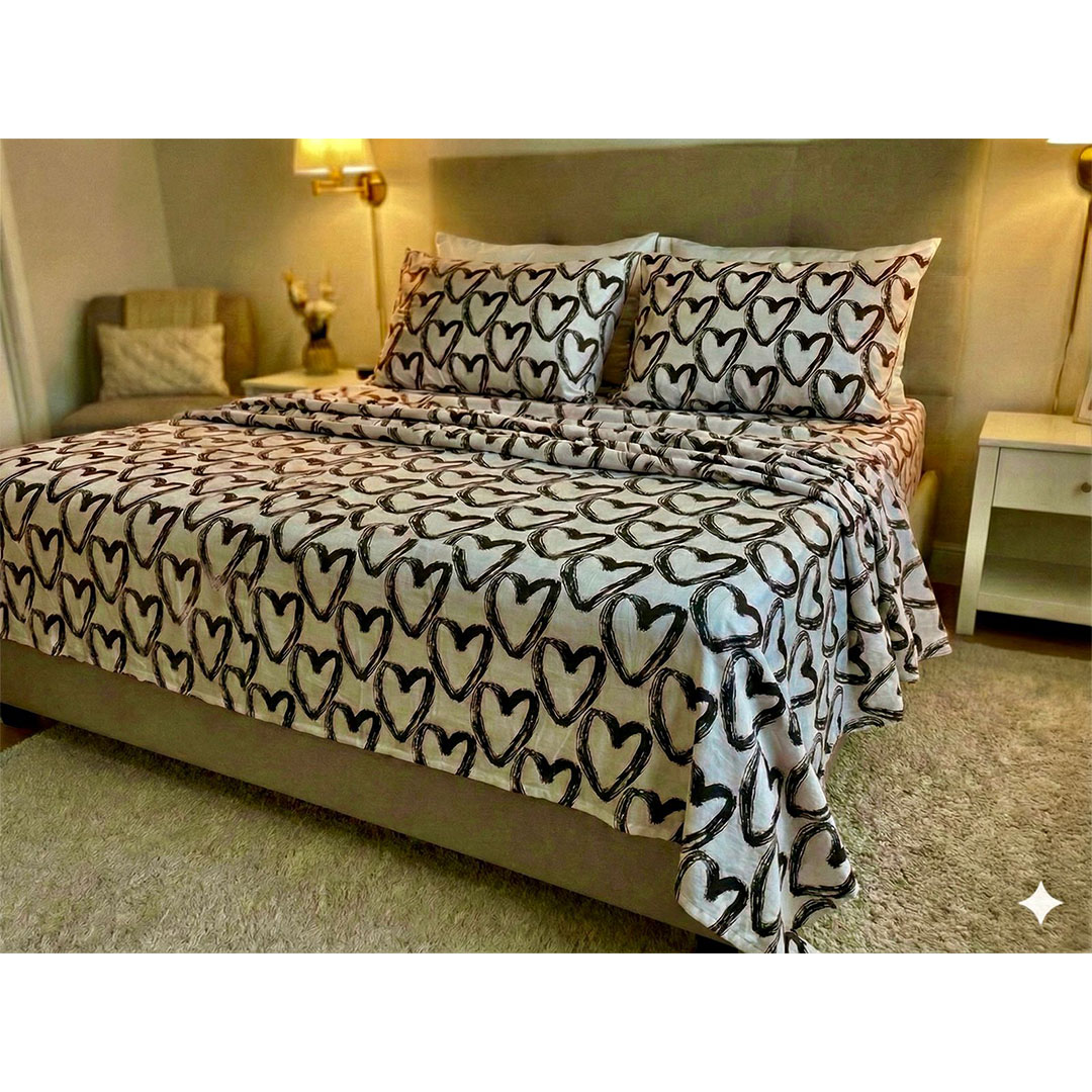 يارلن طقم ملاية عادية + 2 كيس مخدة صغيرة - قلب أسود كبير - 180 سم