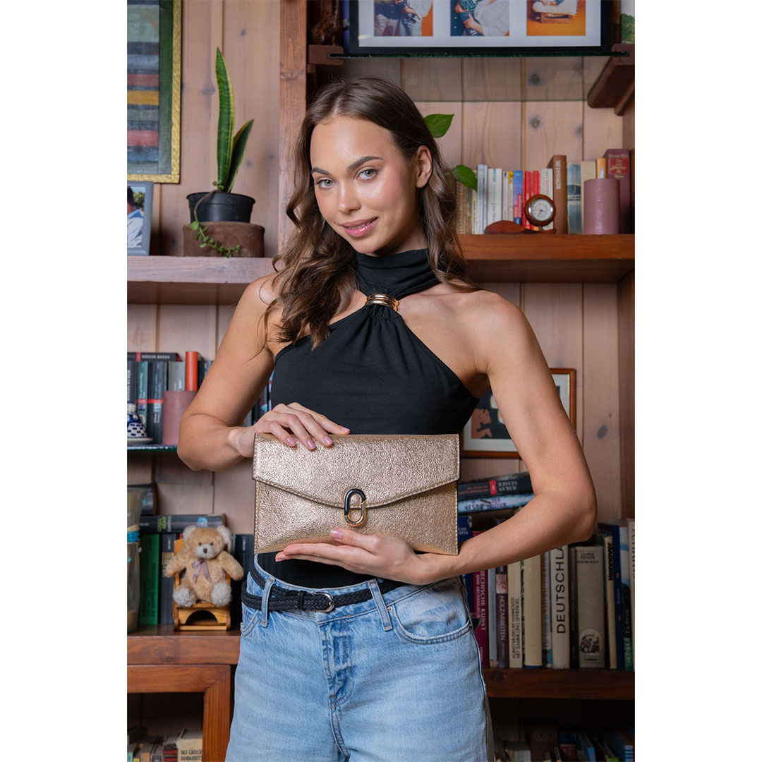 شنطة يد من عالمكي - Hook Clutch