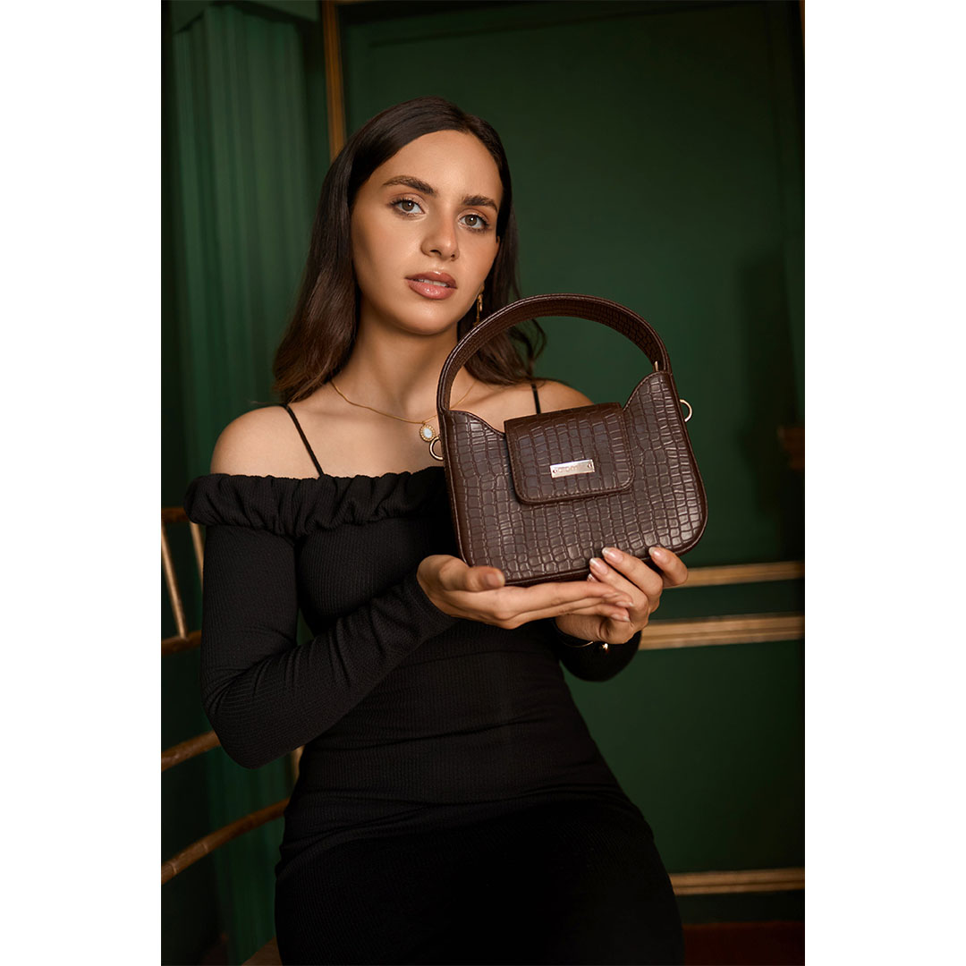 شنطة يد من عالمكي - بني - Nargis