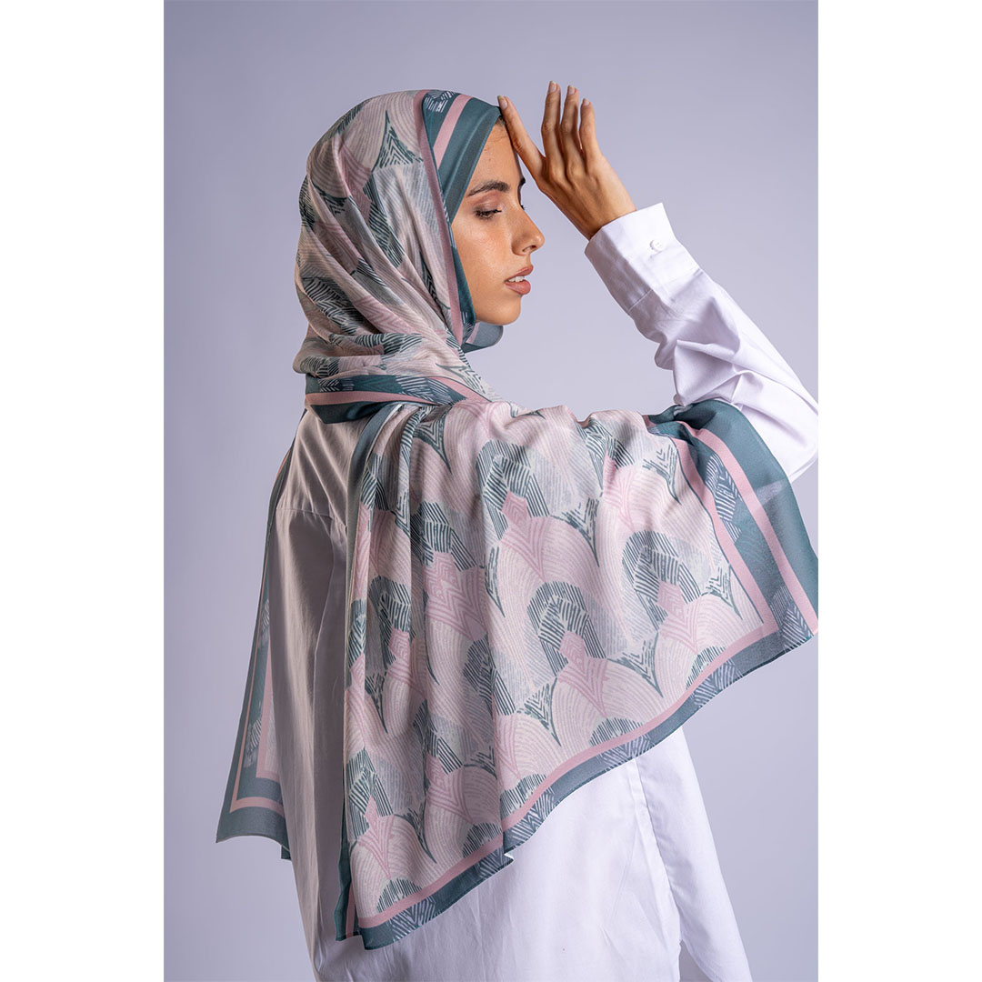 طرحة شيفون مطبوع Blush Breeze من عالمكي
