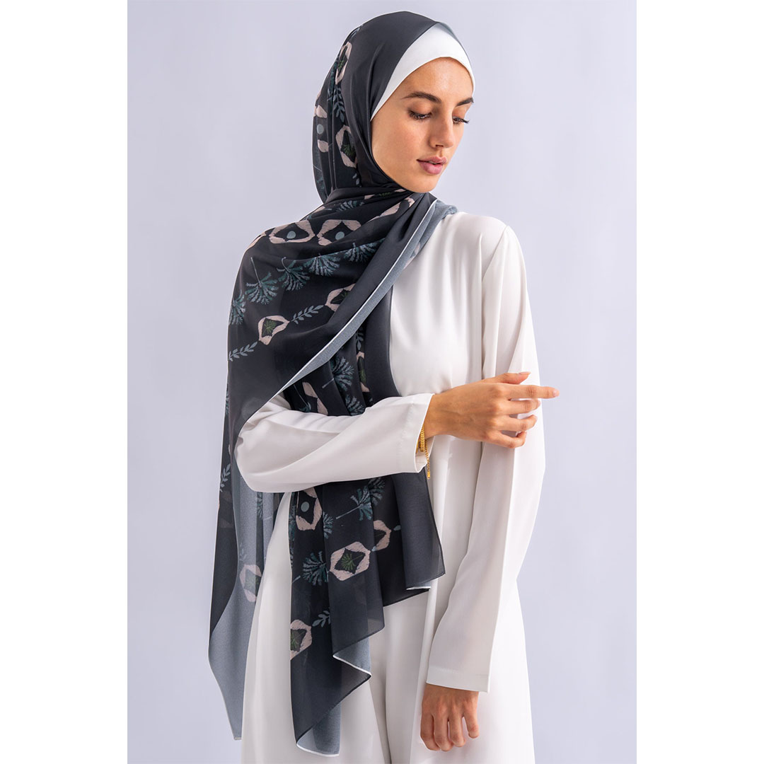 طرحة شيفون مطبوع Slate Petals من عالمكي