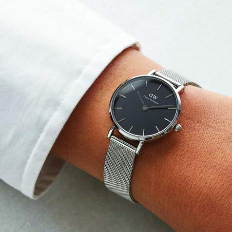 ساعة حريمي - 28 ملم -  فضي - DW00100218