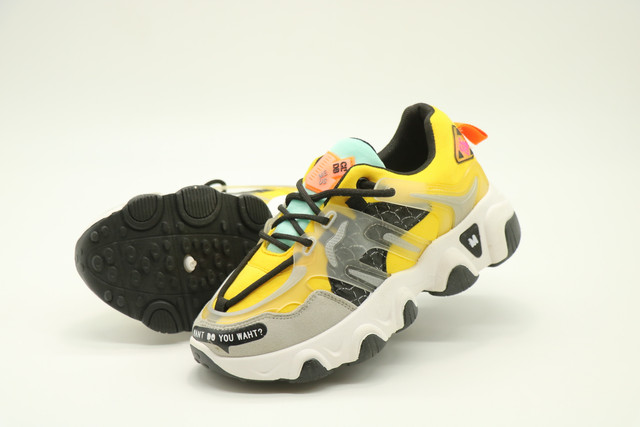 سنيكرز برباط حريمى متعدد الألوان