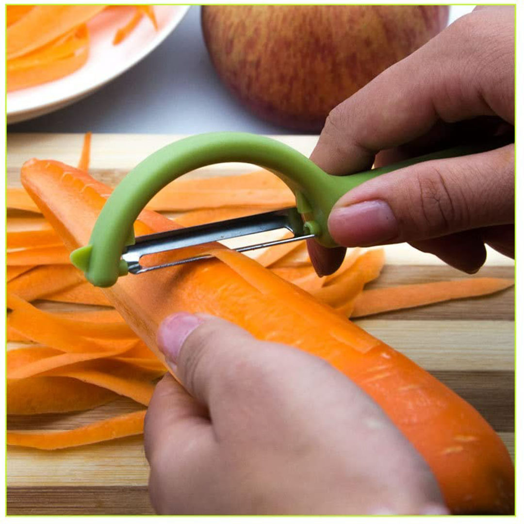 مقشرة خضروات وفواكة بلاستيك - أخضر
