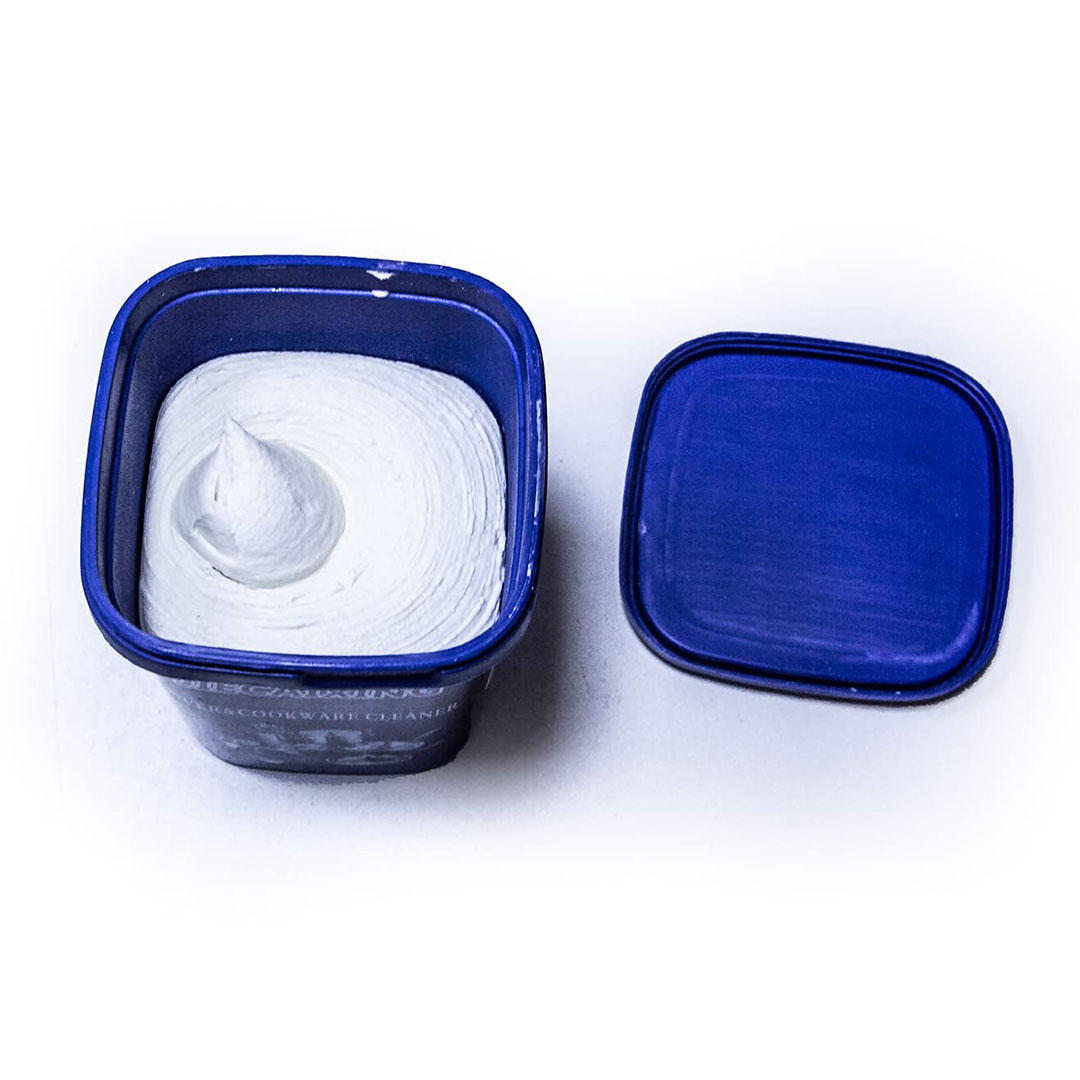 معجون تنظيف لازالة البقع والصدا وتلميع الأواني