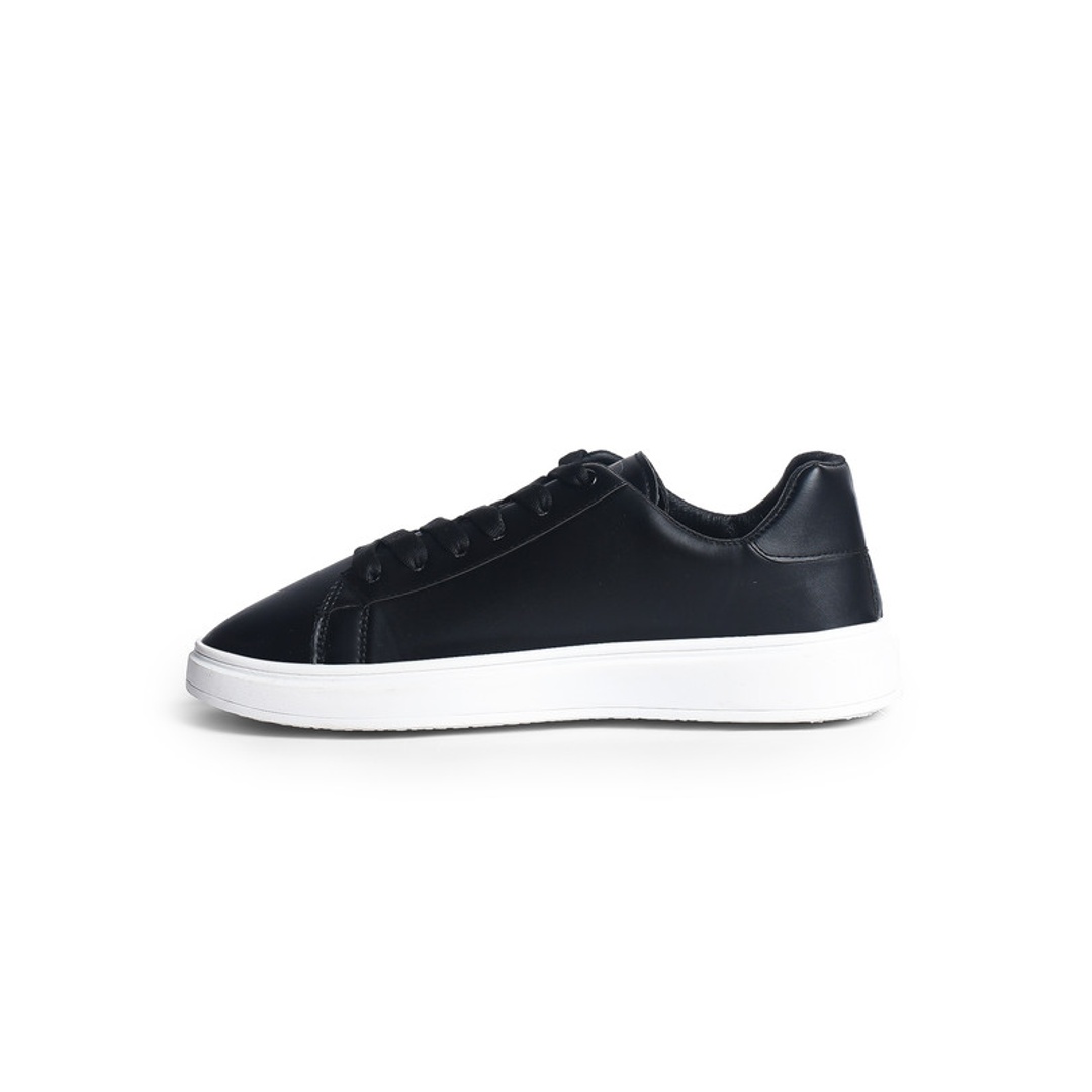 جزمة رياضية فلات من الجلد الأساسي للرجال 2057-7