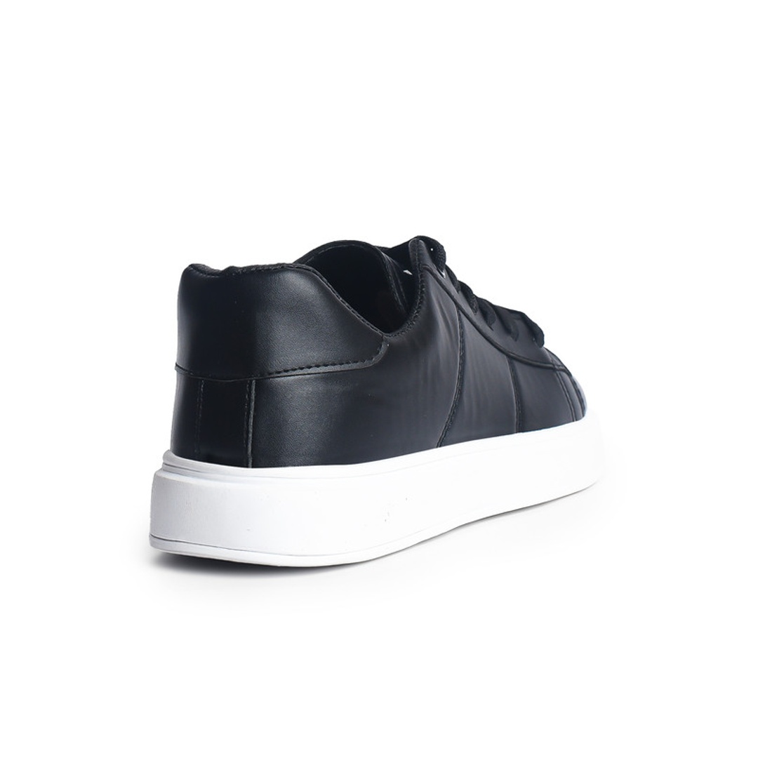 جزمة رياضية فلات من الجلد الأساسي للرجال 2057-7