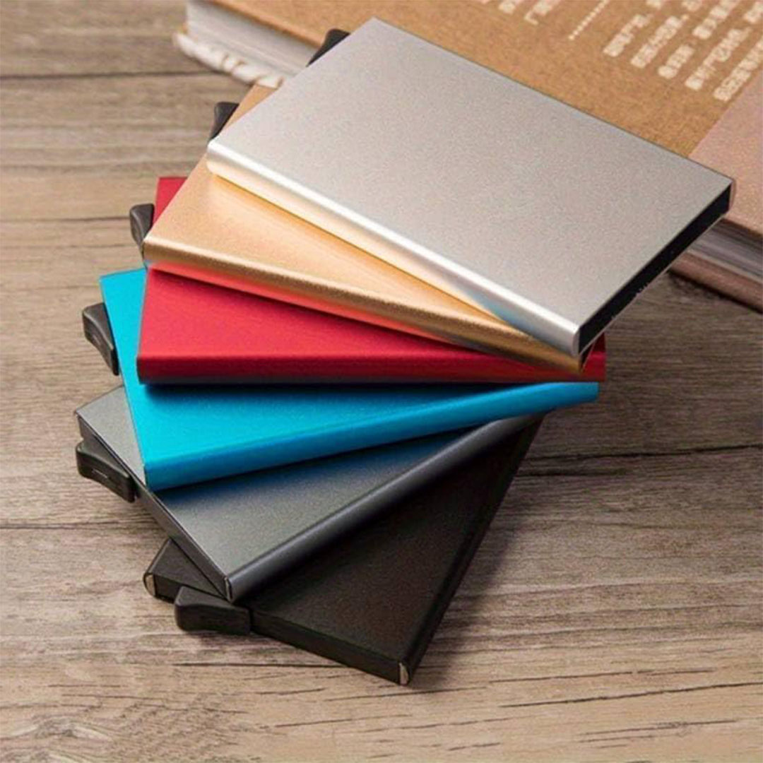 محفظة بطاقات معدنية مضادة للسرقة يتصميم رفيع